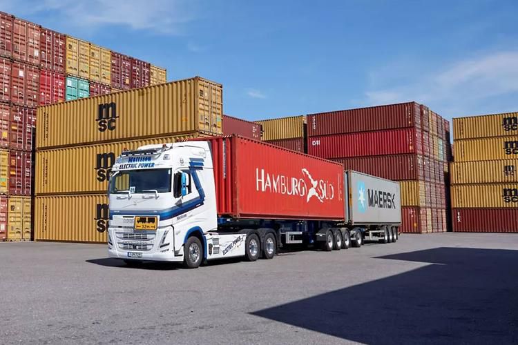 Heavy truck transportation fleet